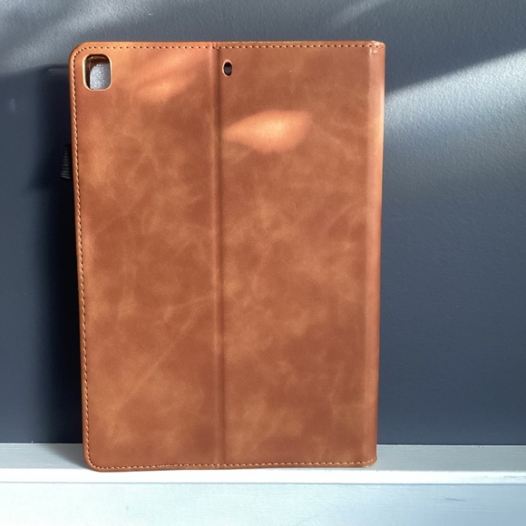 iPad Cover for Generations 7,8,9. - Picture 9 of 13